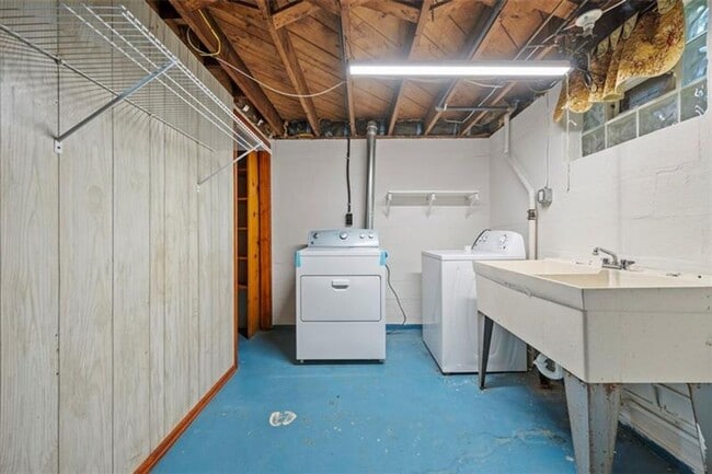Building Photo - Cozy Cape Cod Charm with a Big Backyard in...