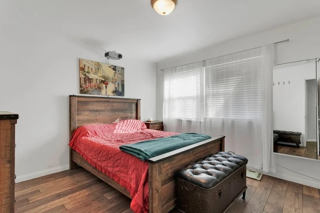 Building Photo - 227 Valle Vista Ave