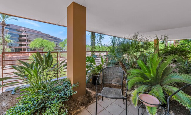 Building Photo - 7161 E Rancho Vista Dr