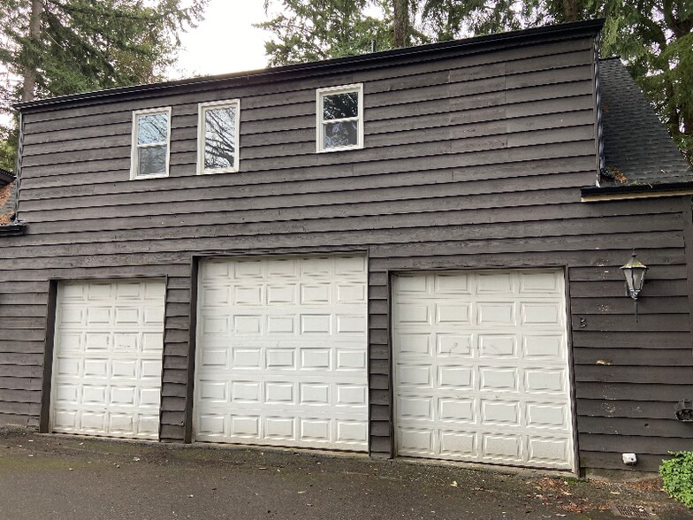 Building Photo - 204 SW Normandy Rd