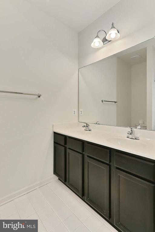 Building Photo - 210 Apsley Terrace