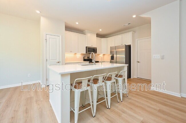Building Photo - 1472 Carderock Springs Dr