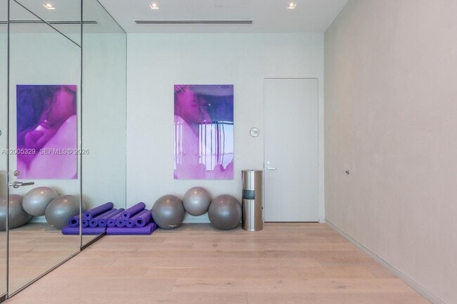 Building Photo - 3131 NE 7th Ave