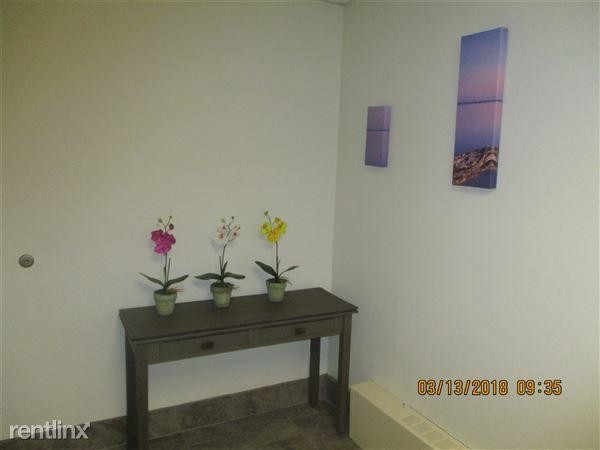 Building Photo - 1 bedroom in Detroit MI 48235