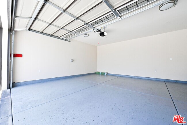 Building Photo - 2030 S Chapel Ave