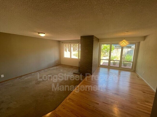 Building Photo - 5510 NW Innisbrook Pl