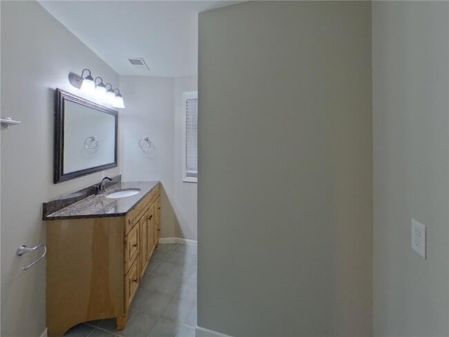 Building Photo - 805 Garrison Ct