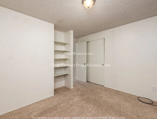 Building Photo - Mtn Park Oasis: Two Bedroom Townhome in La...