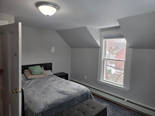 Building Photo - 1081 Main St