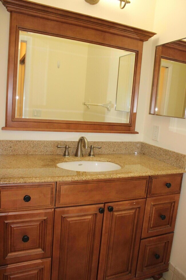 Building Photo - 38 Bethesda Park Cir