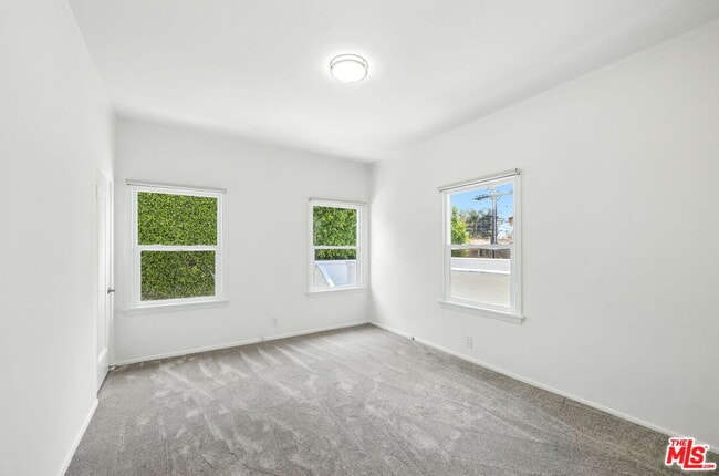 Building Photo - 100 N Mansfield Ave