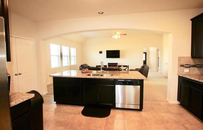 Building Photo - 2227 Leonetti Ln