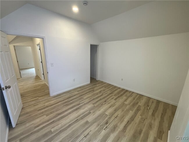 Building Photo - 459 Holly St
