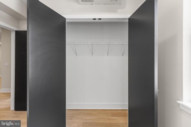 Building Photo - 1903 Jackson St