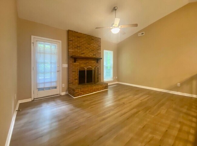 Building Photo - Mint Hill ranch - 3 bed, 2 bath with large...