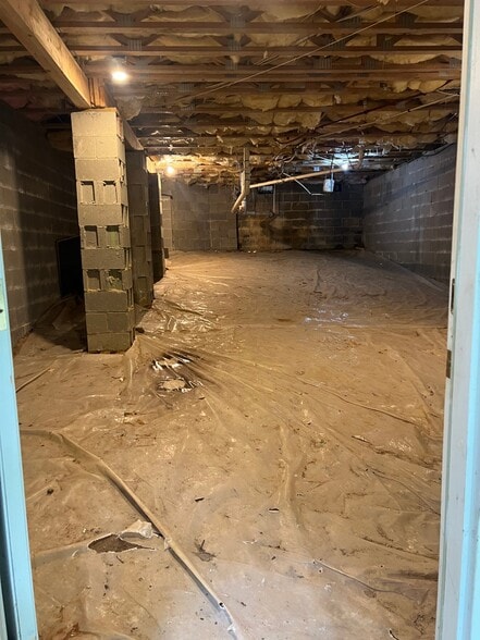 Building Photo - 144 Summit Oaks Ln