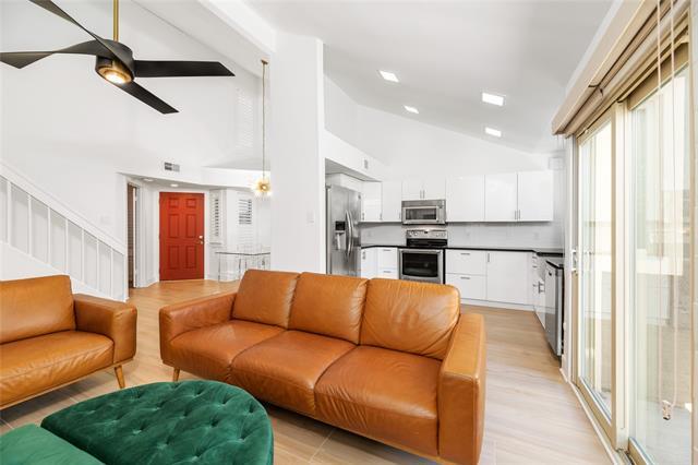 Building Photo - 4242 N Capistrano Dr