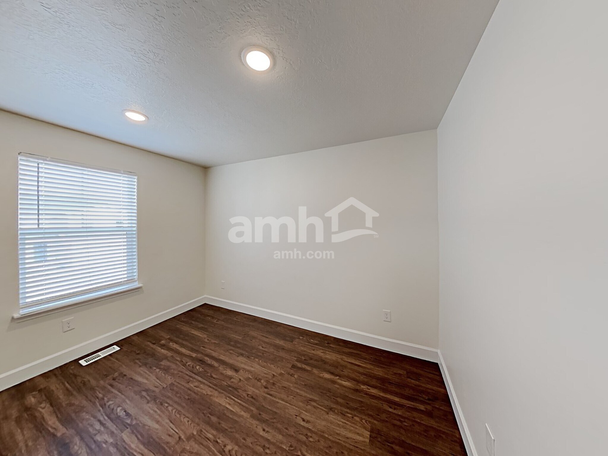 Building Photo - 2344 Surry Way