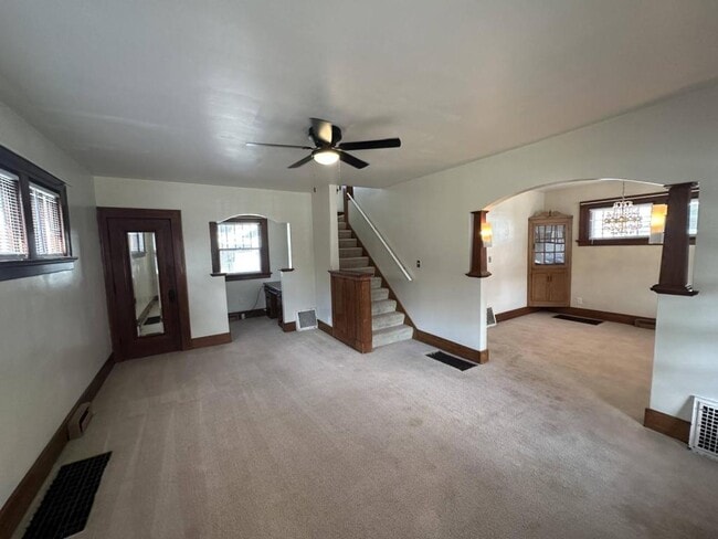 Building Photo - 315 Lexington Ct