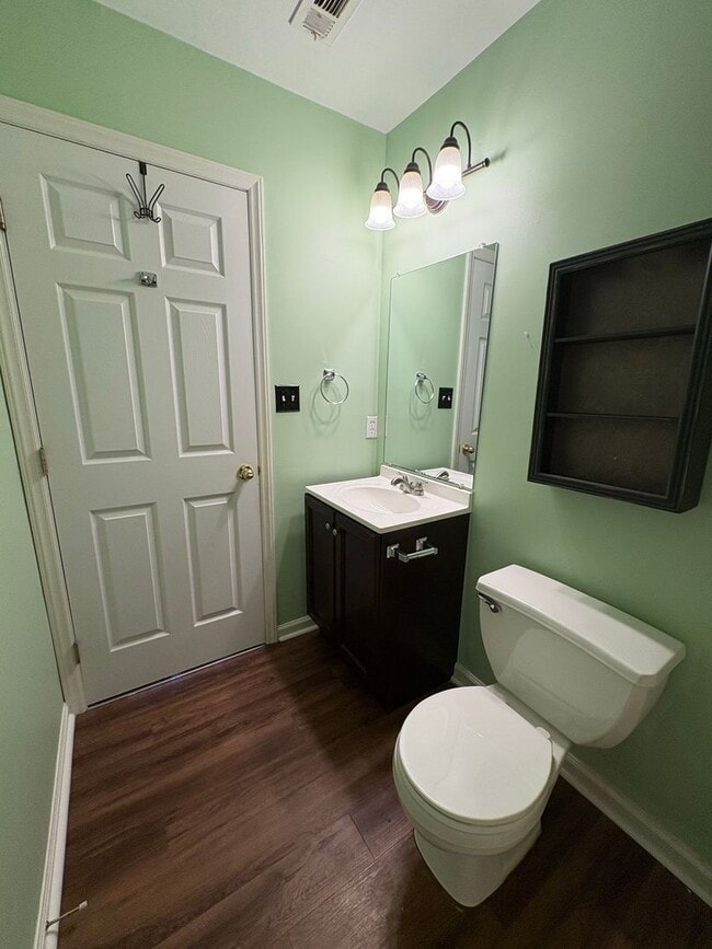 Building Photo - 2 Bed 2 Bath Condo Near Cherry Park