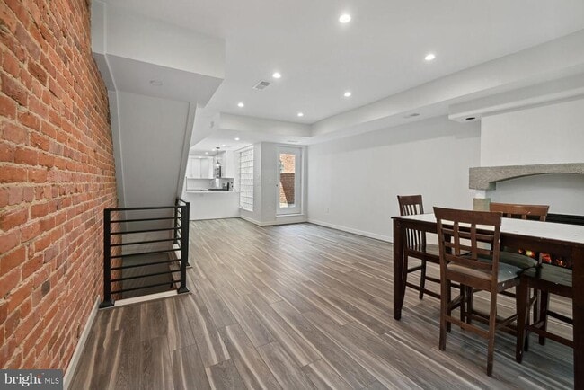 Building Photo - 1850 Ingleside Terrace NW