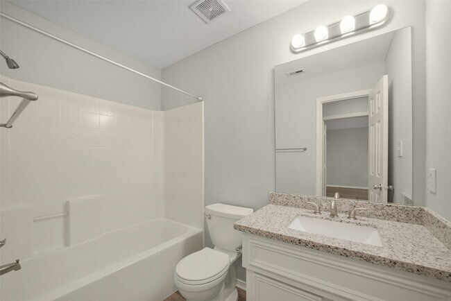 Building Photo - 750 Redwing Park Dr