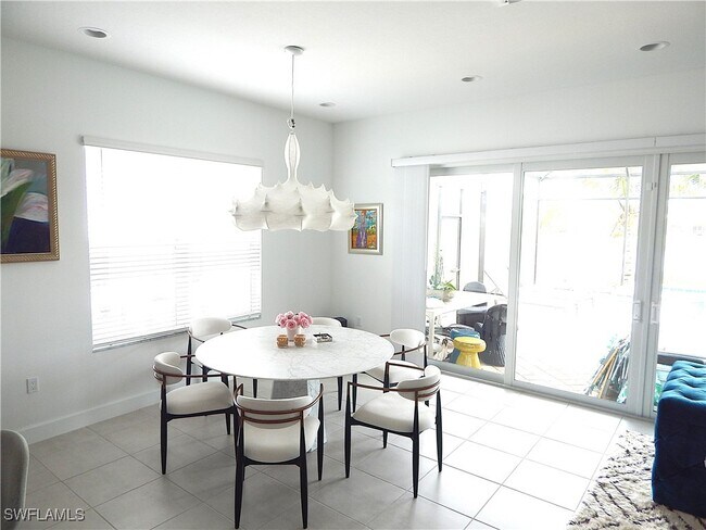Building Photo - 11536 Jacaranda Dr