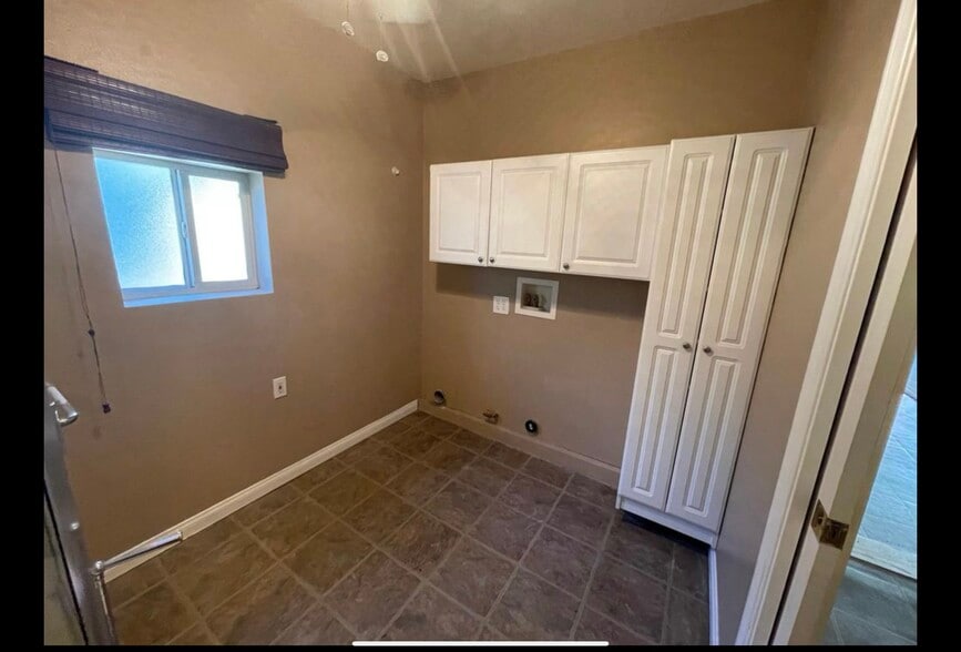 Building Photo - 5124 Glen Albyn Ln