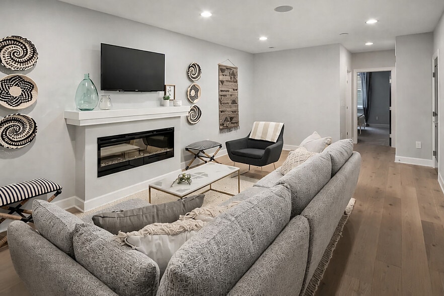 Basement living area - 934 Pullman Pl