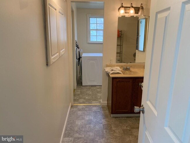 Building Photo - 729 Dollar Lane