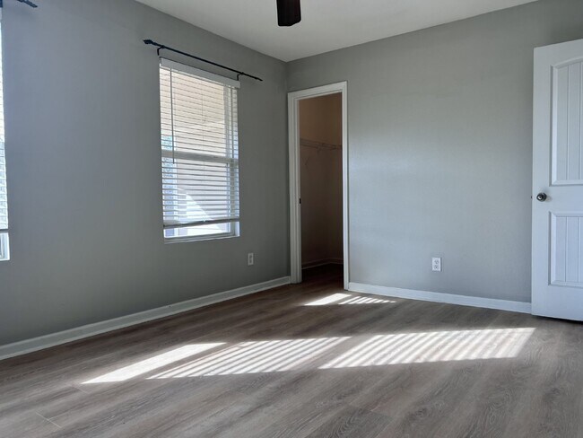 Building Photo - Coming soon!!! $500 off 1st month with 15 month lease!!! Magnificent 3 Bedroom in Madison