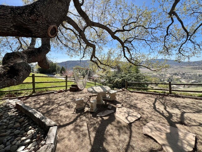 Building Photo - 27030 Oakflat Dr