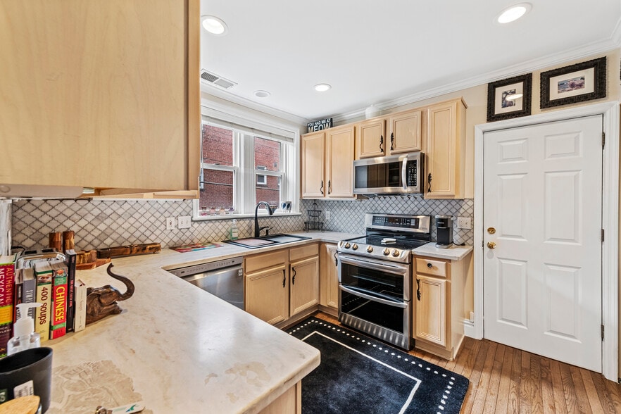 Kitchen - 7538 Wydown Blvd