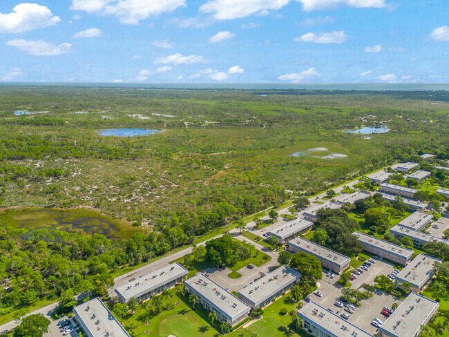Building Photo - 18081 SE Country Club Dr