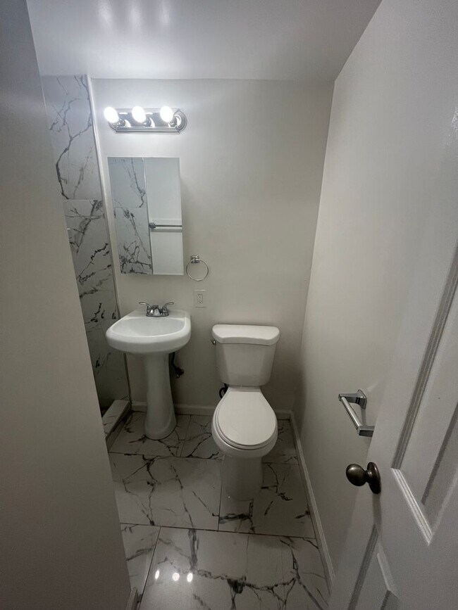 Building Photo - 4036-4040 Velma Ave