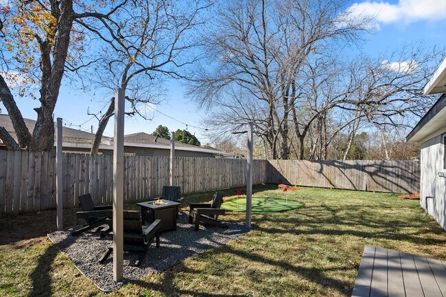 Building Photo - 3814 Seabrook St