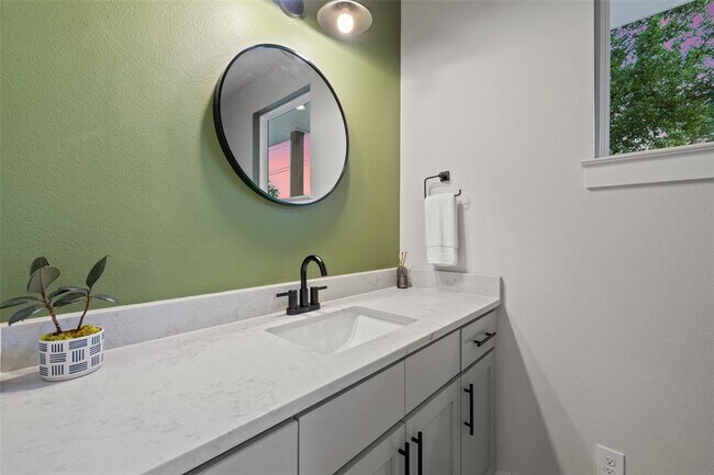 Building Photo - 22218 Briarcliff Dr