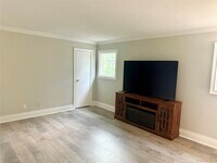 Building Photo - 66 Seaman Neck Rd