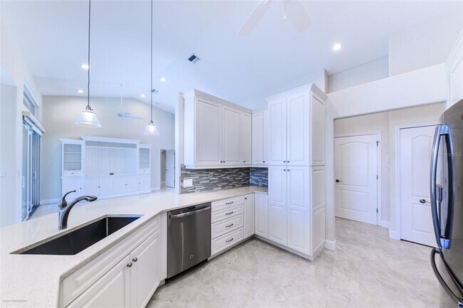 Building Photo - 566 Port Bendres Dr