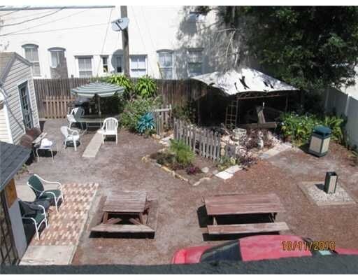 Yard/Garden - 1102 10th St