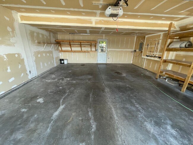 Building Photo - Charming 4-Bedroom, 3-Bathroom Home in West Greeley