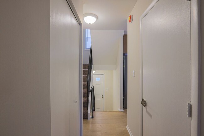 Building Photo - Rosedale 3BR 1/5 Bath now Available!!