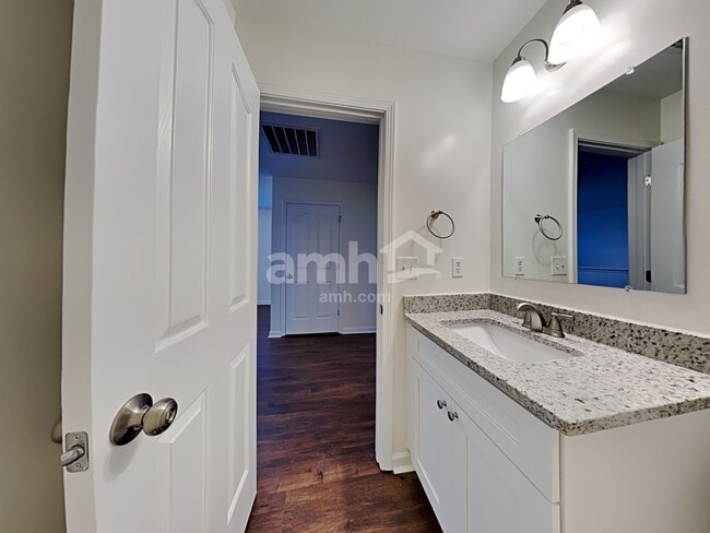 Building Photo - 30 Riverbed Dr