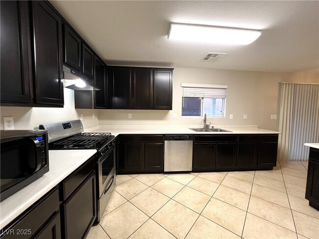 Building Photo - 9991 Pimera Alta St