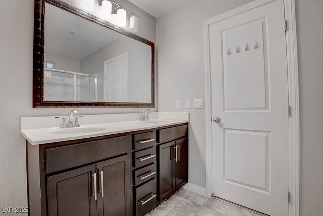 Building Photo - 3108 Zara Ave