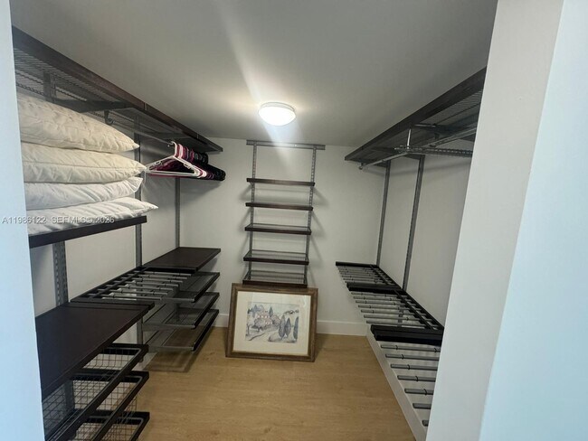 Building Photo - 2101 Brickell Ave