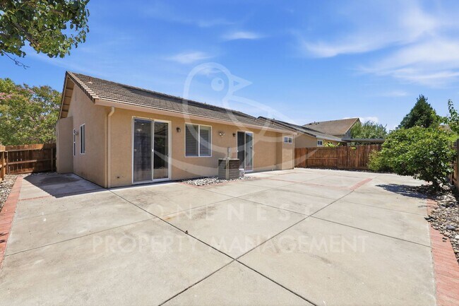 Building Photo - 3518 Garden Rose Dr