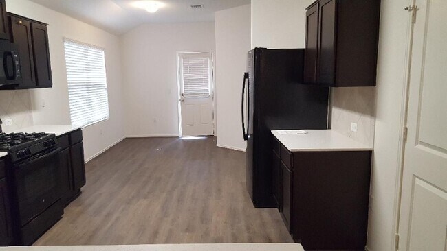 Building Photo - 7200 Dungarees Wy
