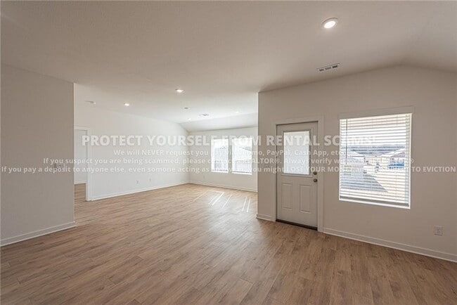 Building Photo - 3031 Laredo Ln