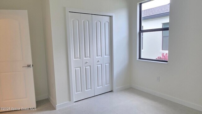 Building Photo - 8578 Rocard Ct